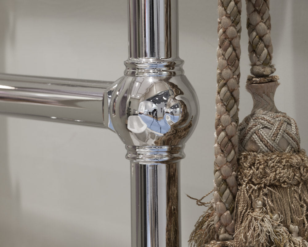 Carron Colossus 1000 x 600mm wall mounted towel rail in chrome, detail
