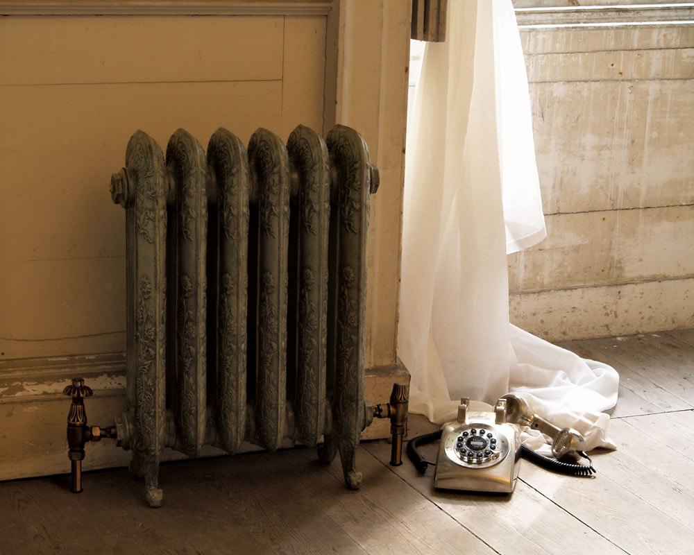 Carron Daisy cast iron radiator, antique french grey setting
