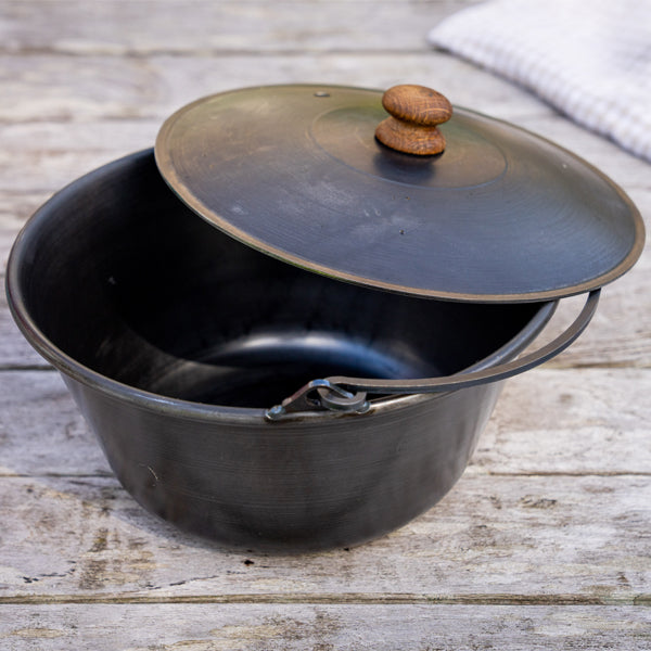 Firepits UK hanging cooking pot with lid